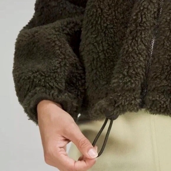 LULULEMON Cinchable Sherpa Fleece Zip Up Jacket in Dark Olive - 12 - Picture 6 of 13